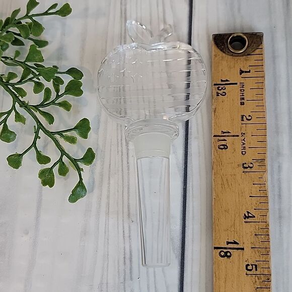 Mikasa Clear Apple Wine Bottle Stopper Set Of Two - Picture 3 of 3